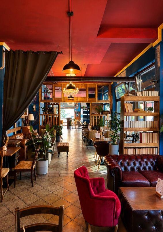 Cozy Café with a Rustic Ambience in the Heart of Berlin Mitte – Spacious and Perfect for Events