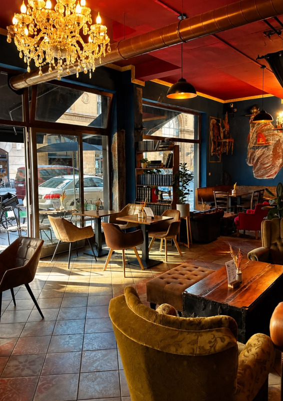 Cozy Café with a Rustic Ambience in the Heart of Berlin Mitte – Spacious and Perfect for Events