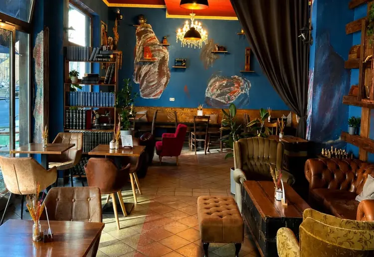 Cozy Café with a Rustic Ambience in the Heart of Berlin Mitte – Spacious and Perfect for Events