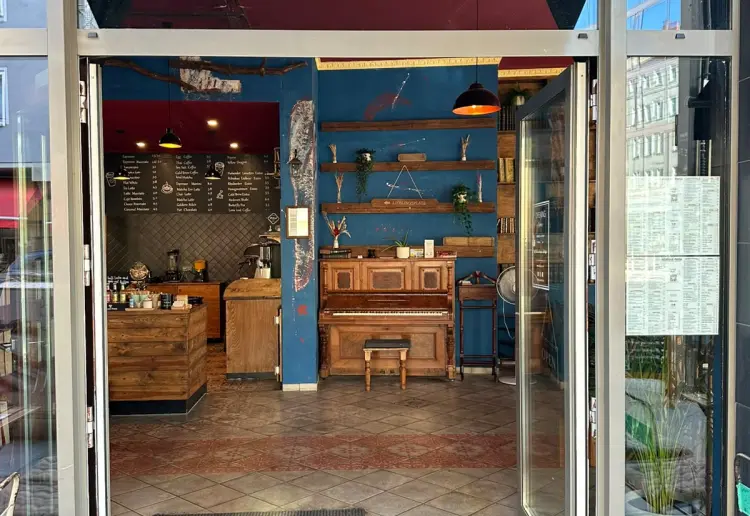 Cozy Café with a Rustic Ambience in the Heart of Berlin Mitte – Spacious and Perfect for Events
