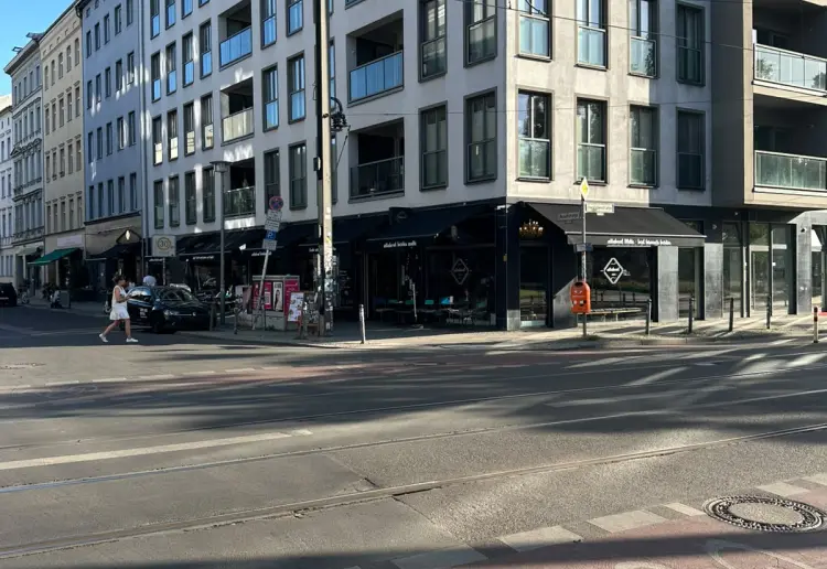 Cozy Café with a Rustic Ambience in the Heart of Berlin Mitte – Spacious and Perfect for Events