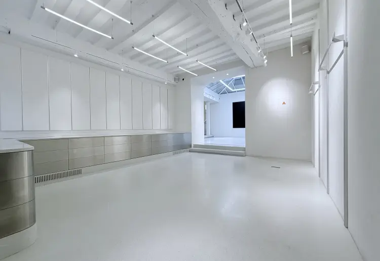 Premium Pop-Up Store & Showroom in Central Paris – Bright, Flexible & Design