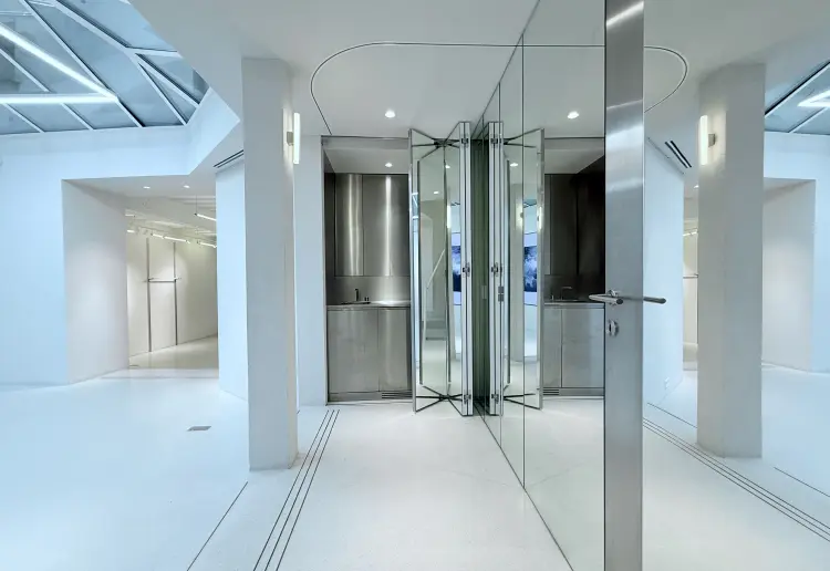 Premium Pop-Up Store & Showroom in Central Paris – Bright, Flexible & Design