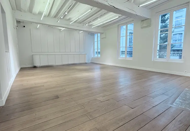 Premium Pop-Up Store & Showroom in Central Paris – Bright, Flexible & Design