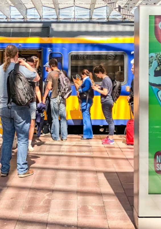 Écrans publicitaires digitaux à Utrecht Centraal Station