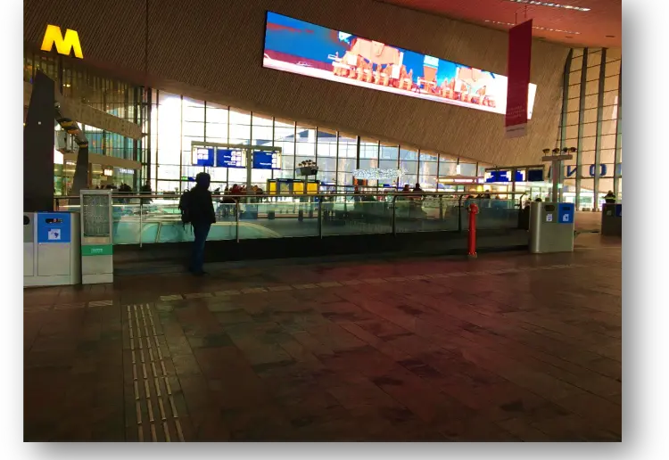 Fläche für Markenaktivierungen am Bahnhof Rotterdam Centraal