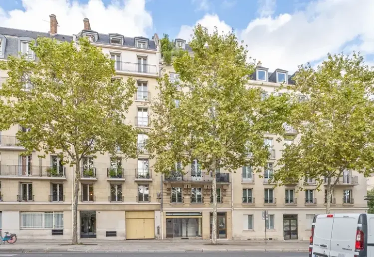 Contemporary Pop-Up | Le Marais, Paris