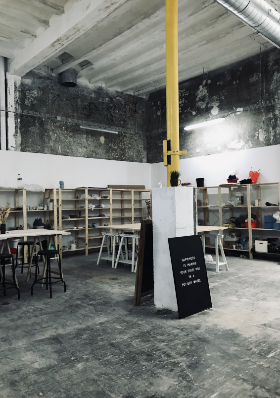 Taller de ceramica grande estilo industrial