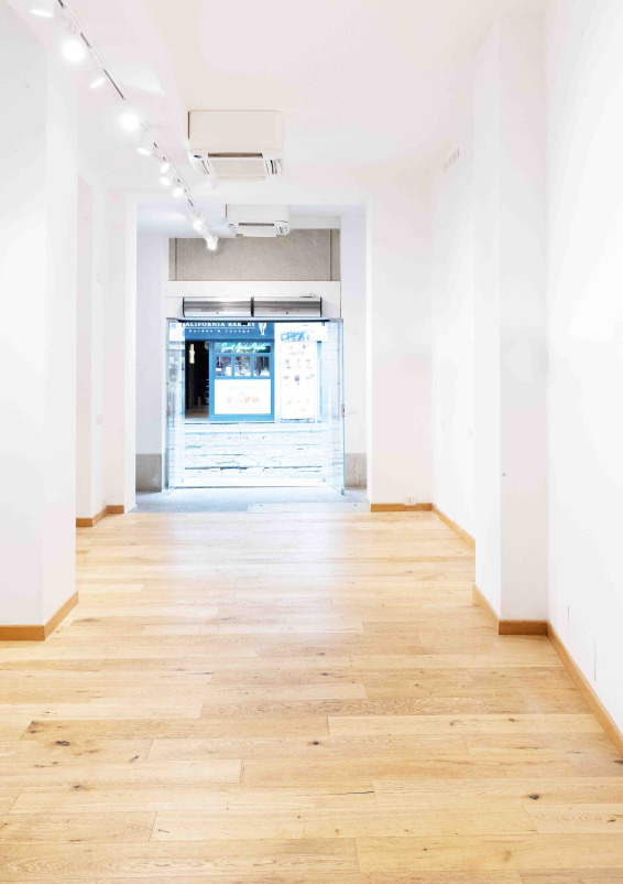 temporary store in Milan’s most vibrant shopping district.