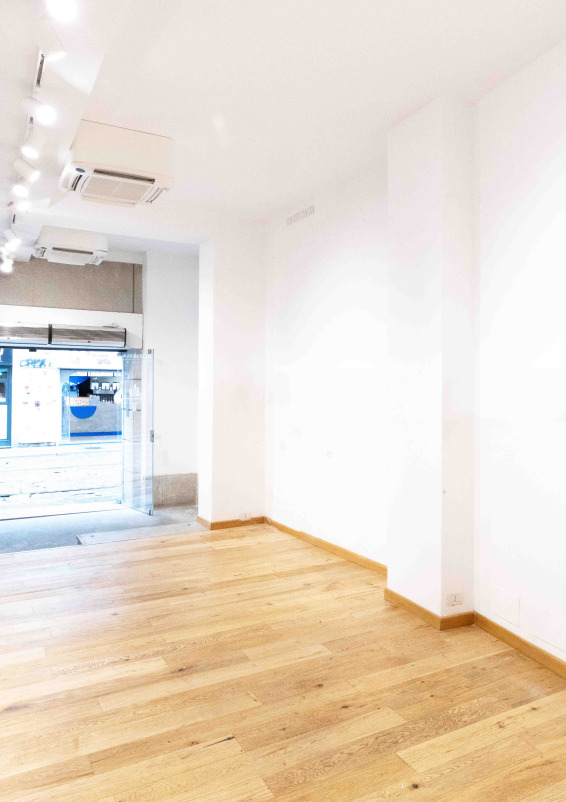 temporary store in Milan’s most vibrant shopping district.