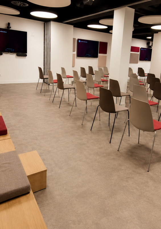 Multipurpose Event Hall with Foyer in Barcelona's Business District
