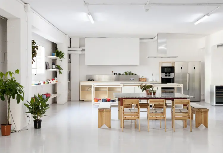 Local de 300m2 con cocina preciosa en Poblenou