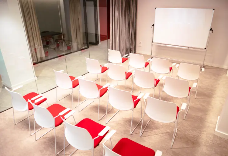 Multi-purpose hall for events and meeting rooms