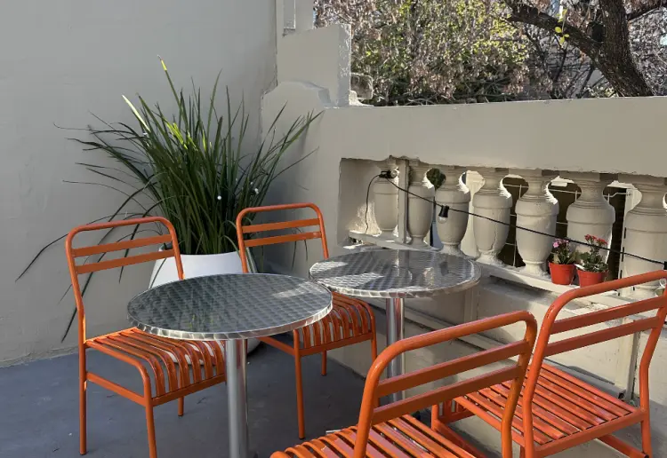 Casona de los años 30 con terraza