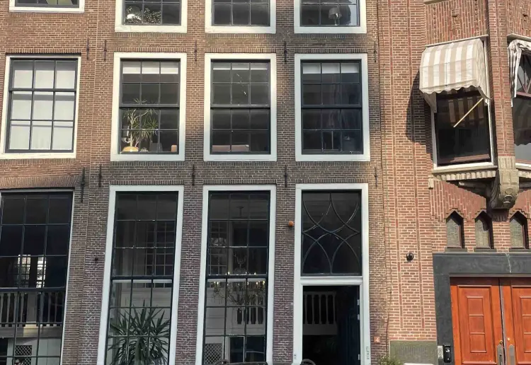 Classy 17th-Century monumental building in the heart of Amsterdam.