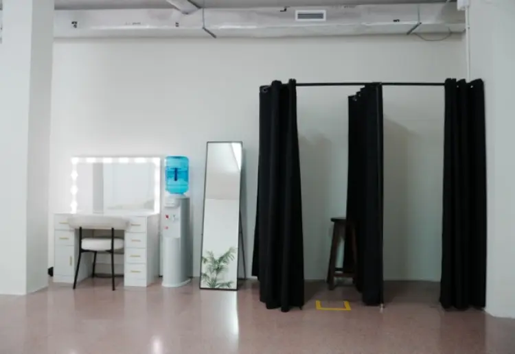 Premium 2-in-1 Creative Studio For Event & Meetings
