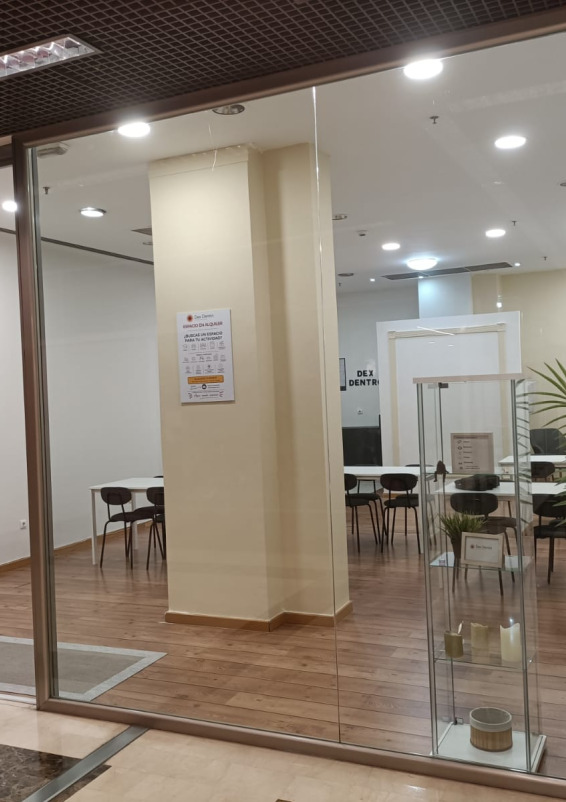 Local en Centro Comercial Camelias para alquiler por jornadas