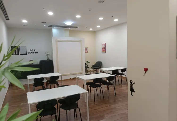 Local en Centro Comercial Camelias para alquiler por jornadas