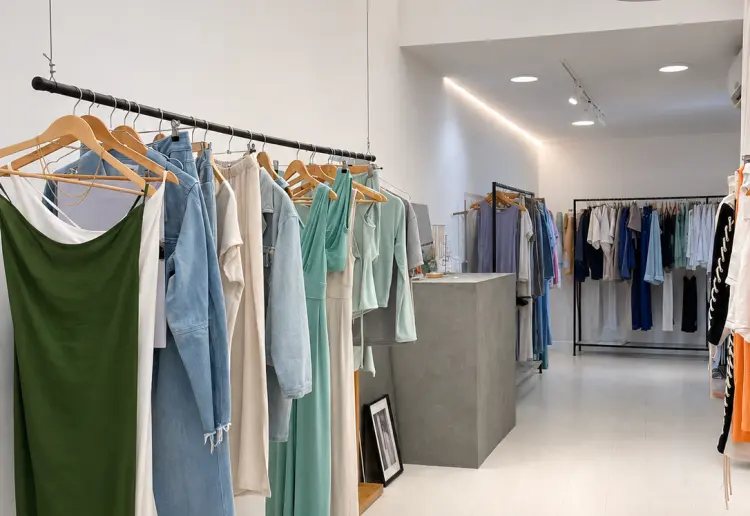 Bright 70 m² retail & pop-up space in the heart of El Born